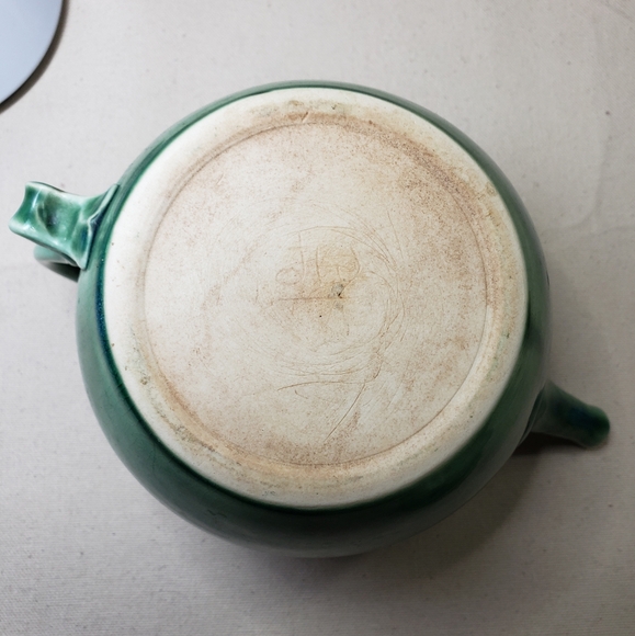 EUC- Handmade teapot in sage-colored glaze - Picture 8 of 9